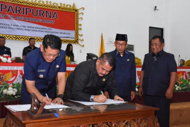 
 Penandatanganan MoU KUA PPAS TA 2025, M. Firsada : Sebagai Dasar Penyusunan Raperda APBD Tubaba TA 2025