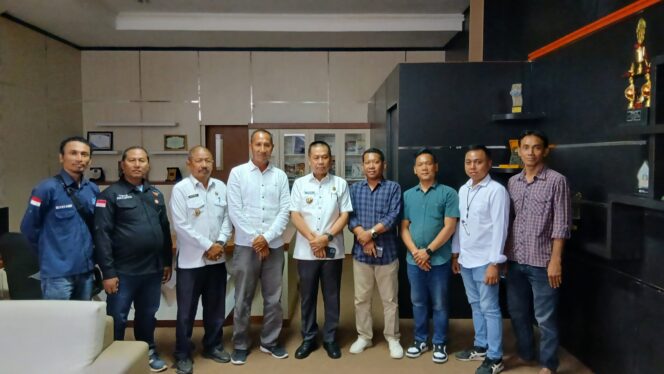 
 PJ. SEKDA Tulang Bawang Barat Terima Audiensi Organisasi Komite Wartawan Indonesia Perjuangan (KWIP)