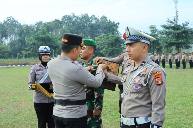 
 Polres Tulang Bawang Barat Gelar Operasi Patuh Krakatau 2025, Ada 9 Pelanggaran Lalu Lintas yang Ditindak
