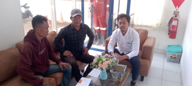 
 Warga Penumangan Baru Kecewa, KWH Listrik Dibongkar Petugas PLN Tanpa Pemberitahuan