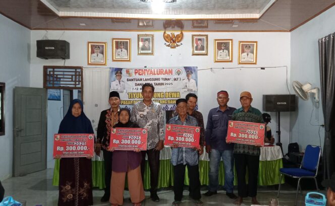 
 Kepalo Tiyuh Bujung dewa Salurkan Bantuan BLT- DD Kepada 23 KPM dari Bulan Juli sampai Bulan Desember Tahun 2025