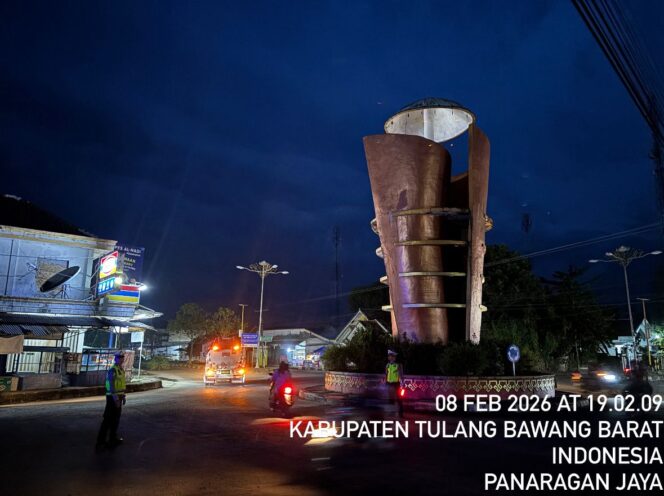 
 Satlantas Polres Tulang Bawang Barat Intensifkan Patroli Blue Light, Ciptakan Keamanan dan Ketertiban di Malam Hari