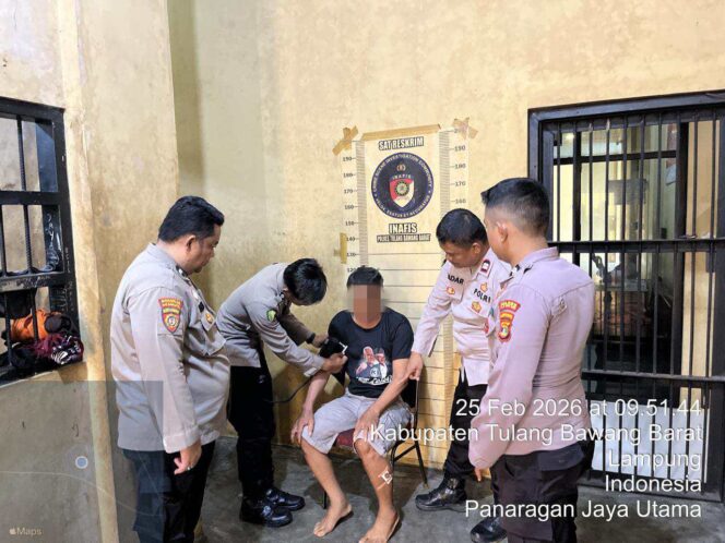 
 Pastikan Tahanan Sehat, Sie Dokkes Polres Tulang Bawang Barat Rutin Cek Kesehatan Tahanan