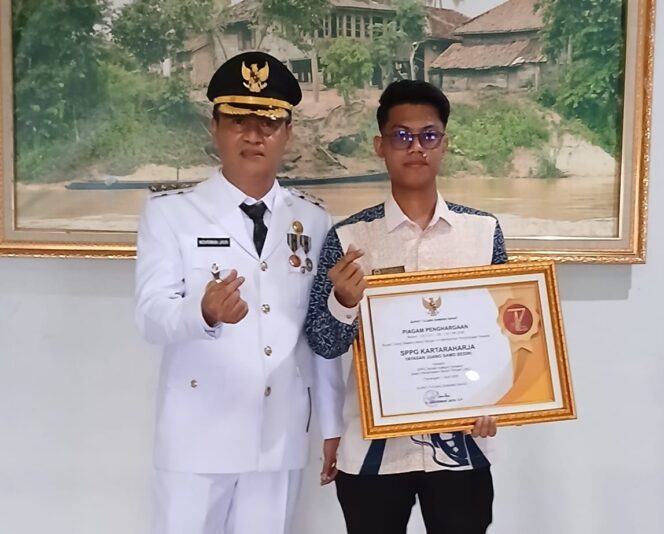 
 SPPG Karta Raharja Raih Penghargaan pada HUT ke-17 Kabupaten Tulang Bawang Barat