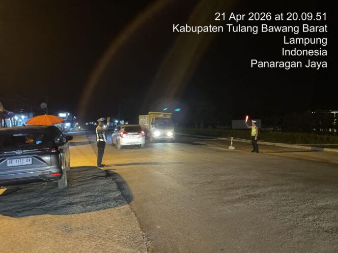 
 Sat Lantas Polres Tulang Bawang Barat Laksanakan Patroli Blue Light Untuk Ciptakan Rasa Aman di Malam Hari